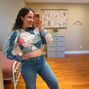 Tuckernuck Manoush Blue Pink Floral Quilted Patchwork Cropped Top XS blouse